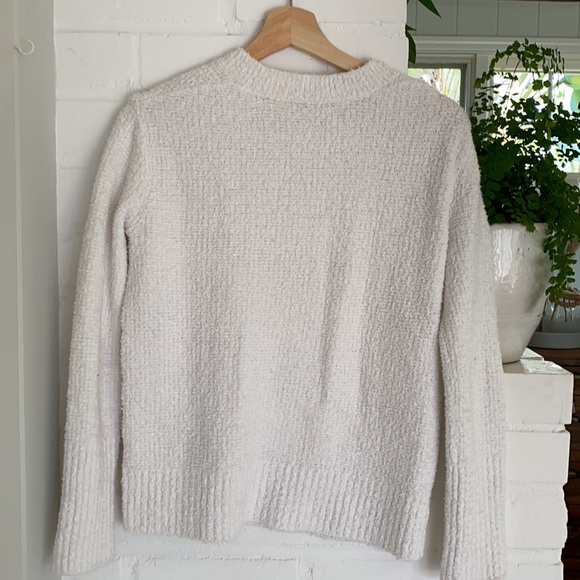 Vince Textured White V Neck Sweater - Picture 3 of 8
